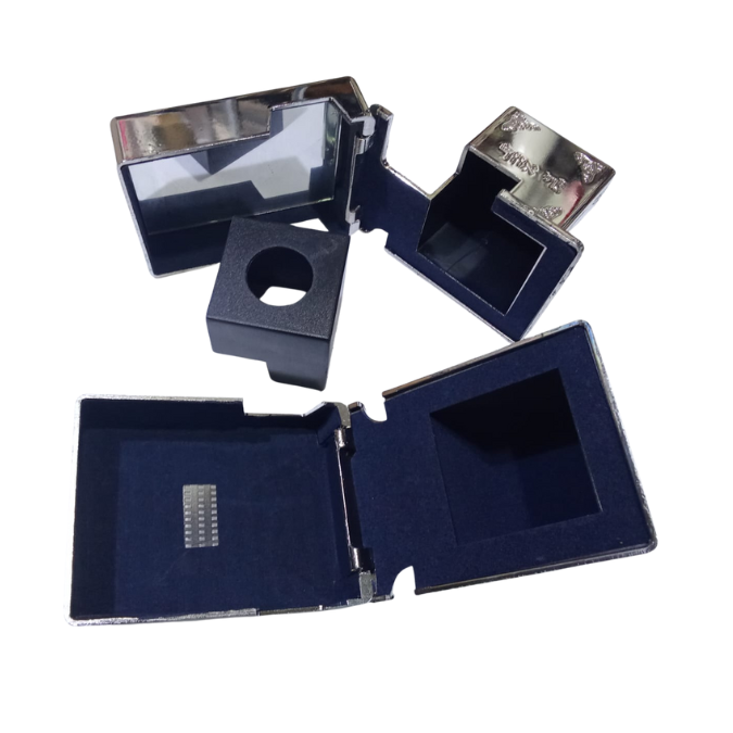 קופסאות לתפילין חבד - 44 - בצבע כסף עם ריפוד להגנה כולל מראה פנימית - מידה 44 4 קופסאות לתפילין - בצבע שחור עם ריפוד להגנה כולל מראה פנימית - מידה 34